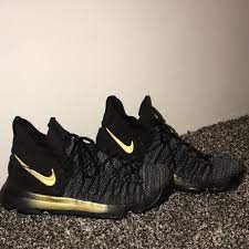 Kevin durant shoes ile bağlantı kurmak için şimdi facebook'a katıl. Nike Shoes Nike Kevin Durant Black Gold Basketball Shoes Poshmark