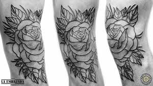 Rose Knee Tattoo Rosetatto Tattoo Tatuaje Barcelonatattoo Tattoobarcelona Blackwork Linework Kneetattoo Tattoolescorts Tattoocampnou