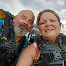 Can plastic grocery bags be used for knitting blankets or rugs?