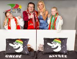 Marc coucke (born ghent in 1965) is a belgian businessman, inventor and media figure. Dochters Van Marc Coucke Slapen Onder Kvo Dekbed Oostende Het Nieuwsblad Mobile