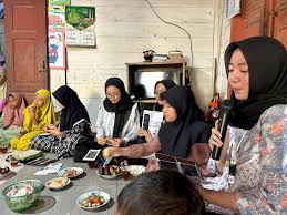 Mengoptimalkan Pengelolaan Keuangan Rumah Tangga Melalui Aplikasi “Money  Lover” – Bergerak Bersama Memajukan Desa