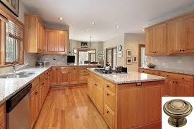Dark Light Oak Maple Cherry Cabinetry And Modern Farmhouse Kitchen Wood Cabinets Check The Pin For Lots O New Kitchen Cabinets Kitchen Design Oak Kitchen
