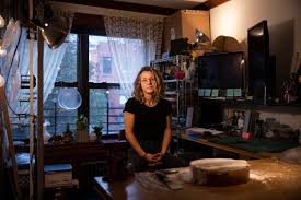 Dumbo is an ideal location for technology startups, marketing, advertising, and creative agencies. Artist S Studio How About The Living Room The New York Times