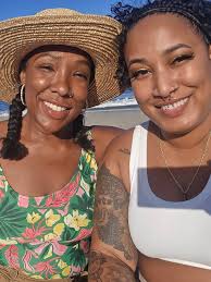 Southern comfort. We spent the long weekend with my cousins Mel, Ashley and  Keith in Virginia Beach, and all had a blast. I wish we lived closer so we  could see each