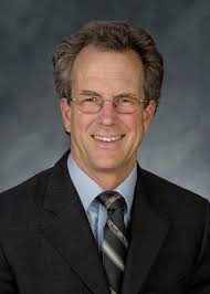 Public policy expert Ted Lascher gives Livingston Lecture