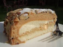 Mascotte Genoise Fourree A La Creme Au Beurre Pralinee Recette Ptitchef Recette Creme Au Beurre Recette Genoise