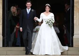 O vestido deveria possuir uma fenda nas costas. Tudo Que Rolou No Casamento Real Da Princesa Eugenie Lilian Pacce
