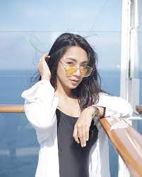 Dinda kirana adalah perempuan muda yang lahir di tasikmalaya pada tahun 1995 silam. Profil Dinda Kirana Blog Unik