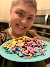 I don't know how many clay pieces I've made the past few weeks 😳😴 still  have many colors to do! Many for spring, summer, Easter and everyday wear.  I need 8 hands