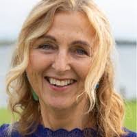 Anne Halloran's Instagram, Twitter & Facebook