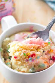 In a small bowl, stir almond flour with baking soda and erythritol. Vanilla Mug Cake Moist Flavorful Cake That S Ready In Minutes