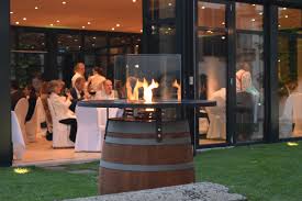 Pellet Feuerfass Pelmondo Fire Barrel Inkl Tisch Windschutzglas Feuer Fire Feuertisch Pelmondo Feuerfass Outdoor Garten Interior Design Inte Mit Bildern Weinfass Garten