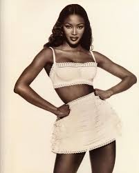 Naomi campbell is one of the most influential supermodels from the '90s, and a trailblazer for representation of black talent in fashion. á´„É¢ On Twitter Fashion 90s Fashion Naomi Campbell 90s
