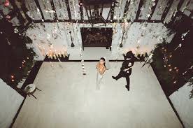 A safe haven for those to enjoy the goddess that is ariana. Ariana Grande Die Exklusivbilder Und Details Zur Intimen Hochzeit Und Ihrem Brautkleid Vogue Germany