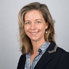 This week, I had the privilege of meeting the remarkable cohort of the  Cambridge Rising Women Leaders Programme (RWLP) https://lnkd.in/ecM3DTjc  and speaking at a memorable dinner.