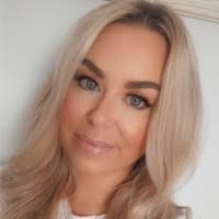 Laura Peckham's Instagram, Twitter & Facebook