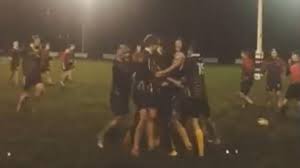 Sur cette page sont regroupées toutes les vidéos de l'equipe 21 classées par ordre chronologique, faites votre choix et savourez votre programme ! Video Un Jeune Trisomique Marque L Essai De La Victoire De Son Equipe Scolaire Le Rugbynistere