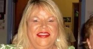 Size 28 woman addicted to chips loses so much weight husband doesn't  recognise her in supermarket car park