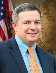 A temporary City Manager has been appointed to lead the city of Treasure  Island. During a Special City Commission Meeting held earlier today, June  24, the Commission voted 4-0 to appoint Charles