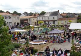 Le samedi 12 juin 2021, «plaisir de chiner» se déroulera de 7 à 19 heures sur les trottoirs des avenues jean jaurès et maréchal de saxe et sur une petite partie de la place jean macé. Je Vide Meuh Grenier Aizenay 85190 Brocante Vide Grenier