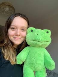 KIWI FROG KIWI FROG🥝💚 Bought this lil cutie from @blackashcreations and  I'm in love *i named him salad*