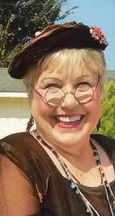 Here are some of the irises I've gotten from Mrs. Karen! Curious what the  deep solid purple one is called! 🧐 They're all beautiful, but she's my  favorite! 🤩