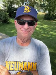 Oh my, we have another media game photo, this from 1999. And to all my  Yankees peeps, all I can tell you is that every man has his price 🌝