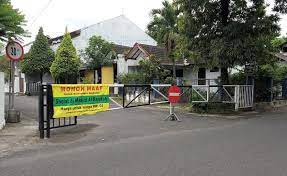 Berikut portal berita olahraga indosport merangkum tiga kontroversi yang pernah dibuat pemain psim yogyakarta, hisyam tolle. Portal Berita Pemerintah Kota Yogyakarta Instruksi Walikota Perpanjang Ppkm Mikro Gerakan Harus Serentak