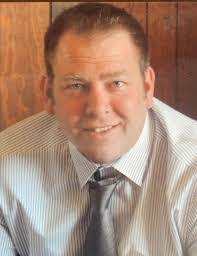 Seth Luedtke's Instagram, Twitter & Facebook