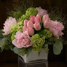Jardin Floral Design Flower Delivery Naples Bonita Springs Estero Ft Myers Tulips Arrangement Flower Arrangements Flowers