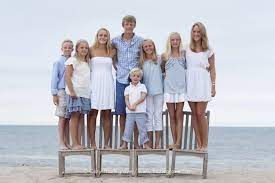 39 Lovely Beach Family Photos Clothing Ideas Family Beach Pictures Outfits Family Picture Outfits Family Photo Outfits