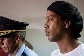 However, his wealth is increasingly unclear as he contends with serious financial and legal. Neue Details Im Gefangnis Drama Um Ronaldinho Sky Sport Austria