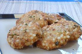 Sabudana Vada Crispy Spice Up The Curry Recipe Sabudana Vada Recipes Indian Food Recipes