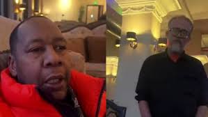 Actor Mark Curry is accused of 'playing the race card'