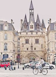 Porte Cailhau Quartier Saint Pierre Paris Place Travel Dreams France