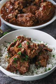 Place the cleaned turkey necks in a shallow glass roasting pan and cover with the marinade. Southern Smoked Turkey Necks I Heart Recipes