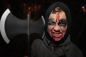 Spöken, monster och zombies satte kurs genom byn