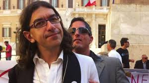 Gabriele paolini began his career as a television polluter when a friend of his died of aids at age 22, contracting the disease some years before as a. Malore In Discoteca Per Il Disturbatore Tv Gabriele Paolini La Stampa