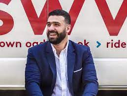 هذه قائمة تضم تقريباً كل ما غنى عبد الحليم حافظ من بدايته عام 1951، وحتى وفاته عام 1977، ويصل تعداد الأغاني إلى حوالي 241 أغنية يضاف إليها تسع أغانٍ غناها عبد الحليم لمطربين آخرين فيكون المجموع 250 أغنية. Dz0cnymaj0mewm