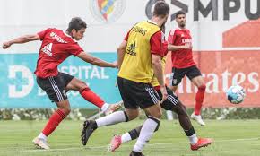 The latest match statistics between chaves and sl benfica b ahead of their liga2 cabovisão matchup on feb 27, 2022, including games won and lost, goals scored and more Training Match Against The B Team Sl Benfica