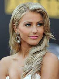 More Pics Of Julianne Hough Retro Hairstyle Julianne Hough Hair Color Hair Styles Julianne Hough Hair