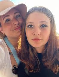 Rhonda Bearden's Instagram, Twitter & Facebook