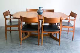 Excellent Danish Walnut Dining Table By Gudme Mobelfabrik Sold Vintage Modern Maine In 2020 Walnut Dining Table Dining Table Expandable Dining Table
