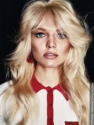 I lived through the 70s and had many of different hairstyles. Seventies Hairstyle Disco Hair Hair Trends 2018 1970s Hairstyles