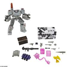Your cobra commander figure stands in the rotating gun turret on this intense combat vehicle, where he can fire the rotating gatling cannon. Transformers Deluxe Centurion Drone Weaponizer Pack Hasbro Pulse Uk