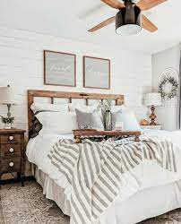 Are You Looking For Some Modern Farmhouse Bedroom Decor Ideas To Inspire You There Are Many Way Rustic Master Bedroom Home Decor Bedroom Master Bedrooms Decor