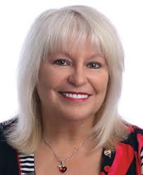 Diane Labelle's Instagram, Twitter & Facebook