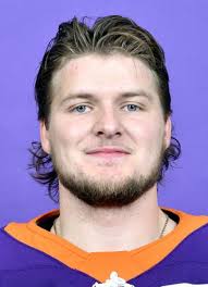 Player photos for the 2018-19 Burlington Cougars at hockeydb.com