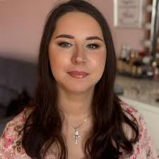 Kochani 5 lat temu mieliśmy cudowny dzień a jaki biały 🐣❄️ Wesołych Świat  jeszcze raz dla Was 😘🐇 Ps. Kochajcie się 🙌🏻🤩 #love #happyester #weeding