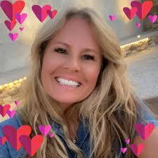 Tammy Holtz's Instagram, Twitter & Facebook